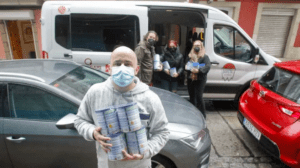 Seis mil kilómetros de viaje en furgoneta mediada por Rotary Club Ferrol para traer a Ferrol a siete refugiados ucranianos